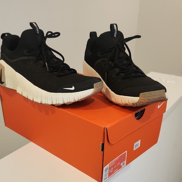 Nike Other - Nike Free Metcom 6 Black and Cream Athletic Shoes